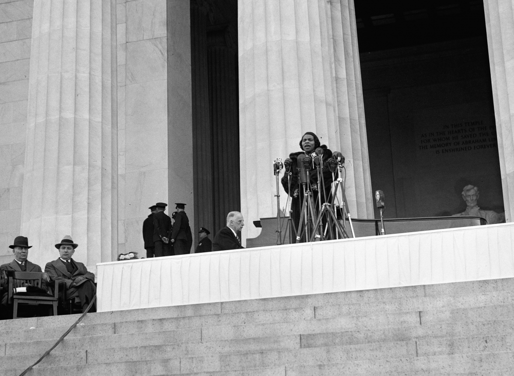 Marian Anderson performs at the Lincoln Memorial in 1939. Library of Congress.