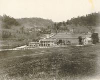 Frank Walters road house on the site of the present Vance Memorial Church. Bethany Pike shows in center of the picture and Woodlawn is to the left.