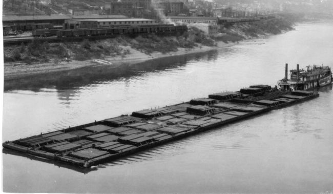 Towboat Conqueror on Ohio River